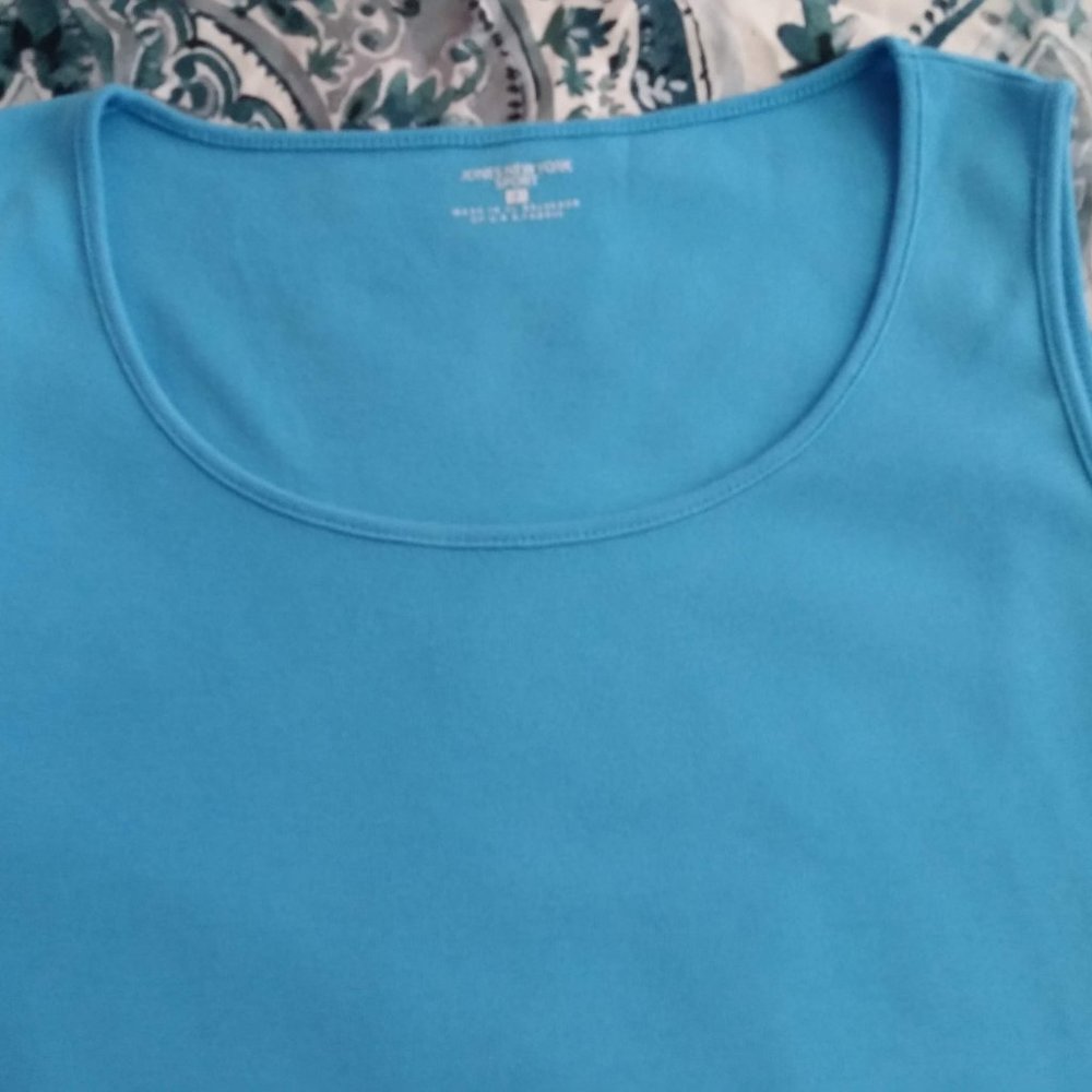 2/$12 JNY Cotton Blue Tank Size Small EUC